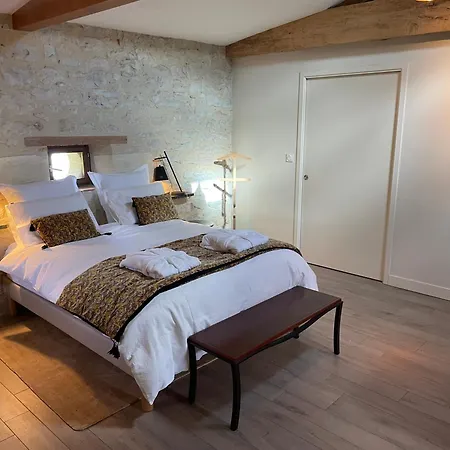 Le Loft Ancien Haras De La Tour Bed & Breakfast *